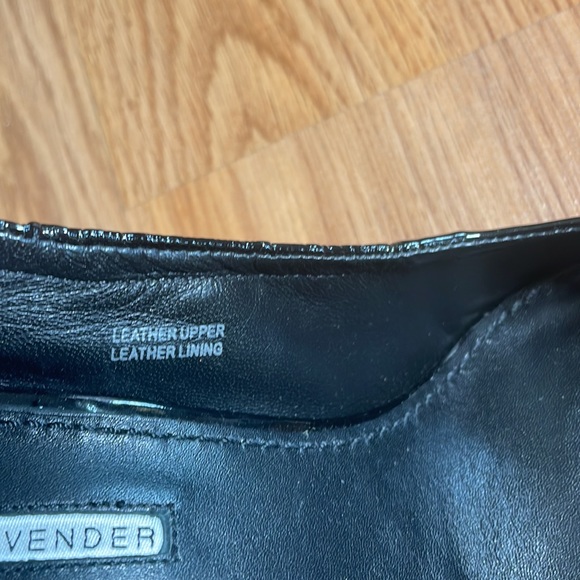 VERA WANG PATENT LEATHER WEDGE SIZE 8 - Picture 5 of 6